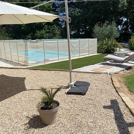 Au Mazet Du Parc Bed & Breakfast Lédenon Dış mekan fotoğraf