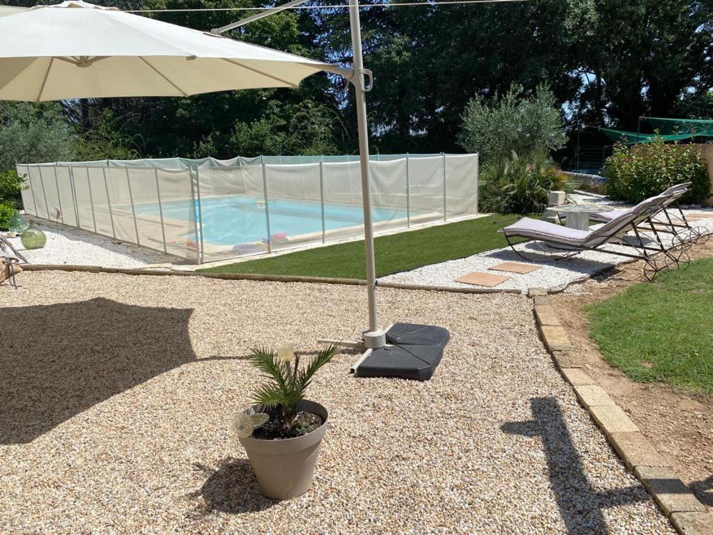 Au Mazet Du Parc Bed & Breakfast Lédenon Dış mekan fotoğraf