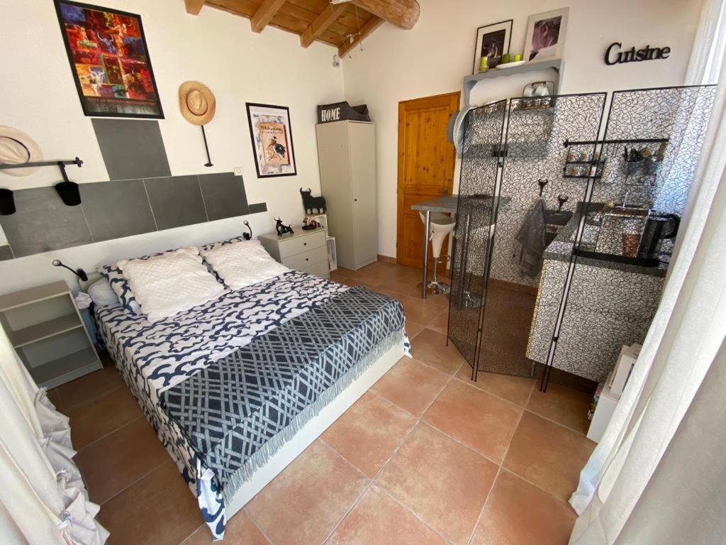 Au Mazet Du Parc Bed & Breakfast Lédenon Dış mekan fotoğraf